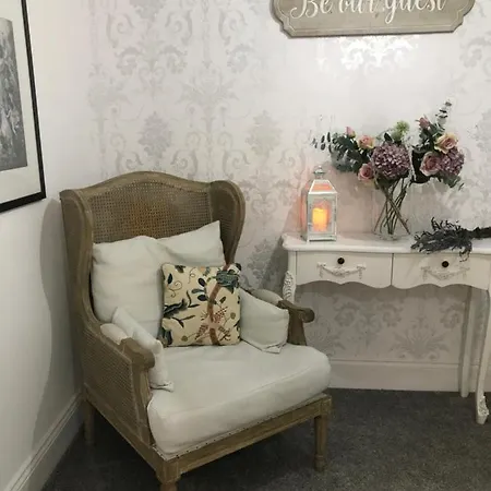 公寓 The Clock Tower High Street. Nothing Average Here!