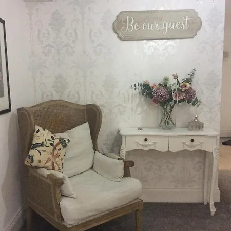 公寓 The Clock Tower High Street. Nothing Average Here! 斯基普顿