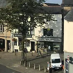 The Clock Tower High Street. Nothing Average Here! Apartment Skipton