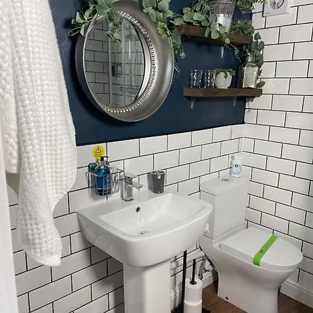 The Clock Tower High Street. Nothing Average Here! *